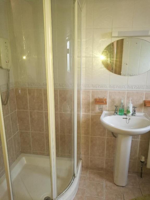 Assaroe House room 3